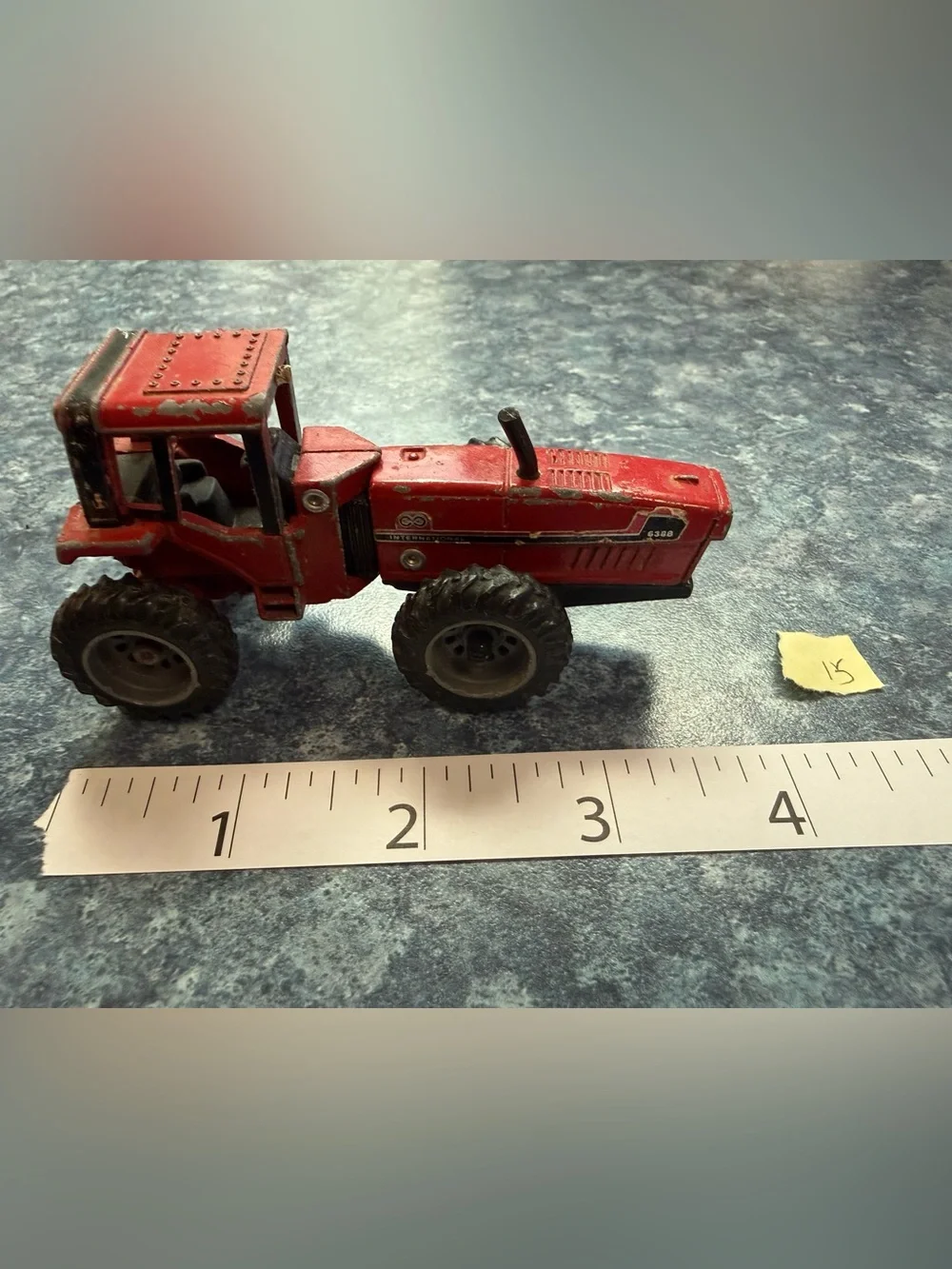 Vintage ERTL 1/64 International Harvester 6388 2+2 Tractor with Round Baler
